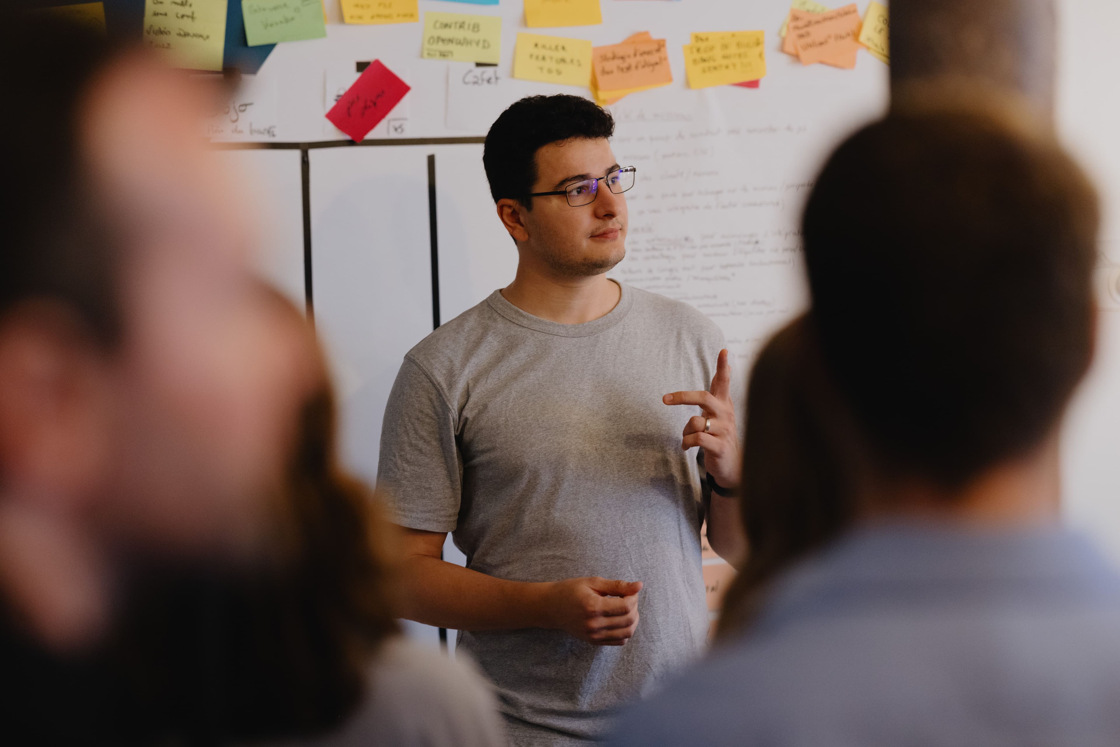 Formations en ingénierie informatique : apprendre au [contact du réel]